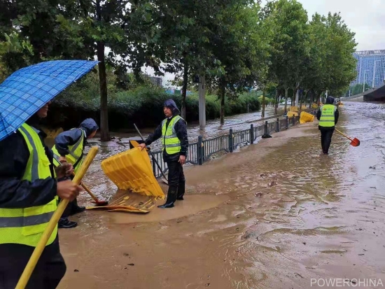 灾情就是命令!公司迅速投入郑州抗洪抢险